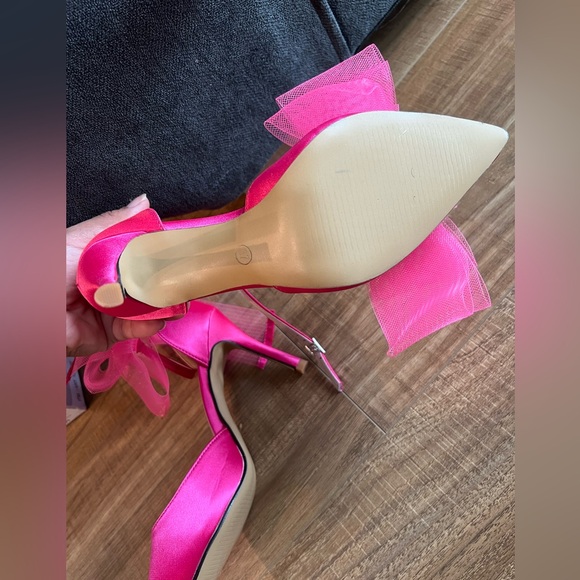 Heels - Picture 2 of 3